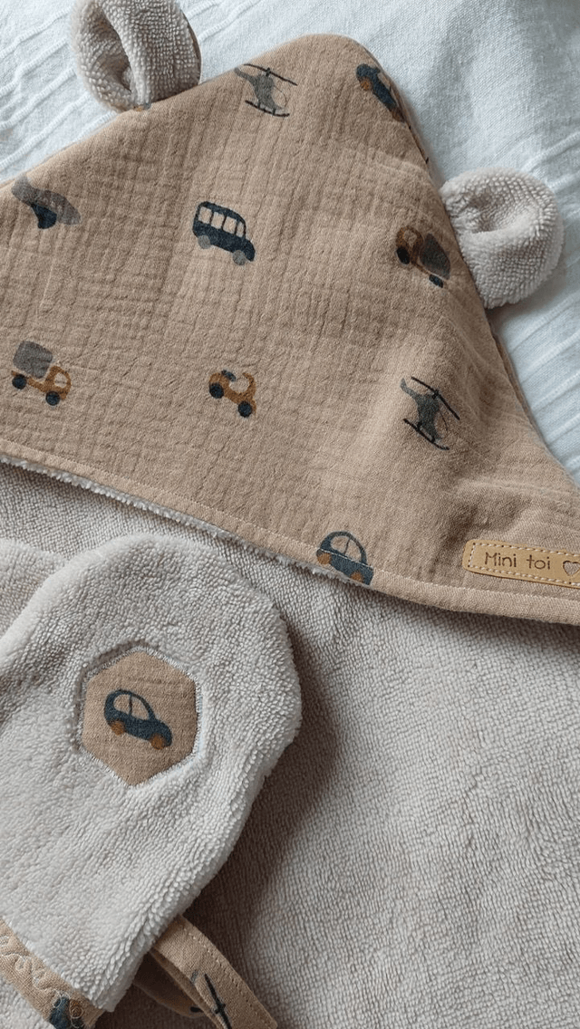 Cape de bain "ourson" et ses deux gants de toilette