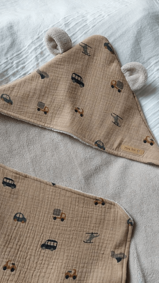 Cape de bain "ourson" et ses deux gants de toilette