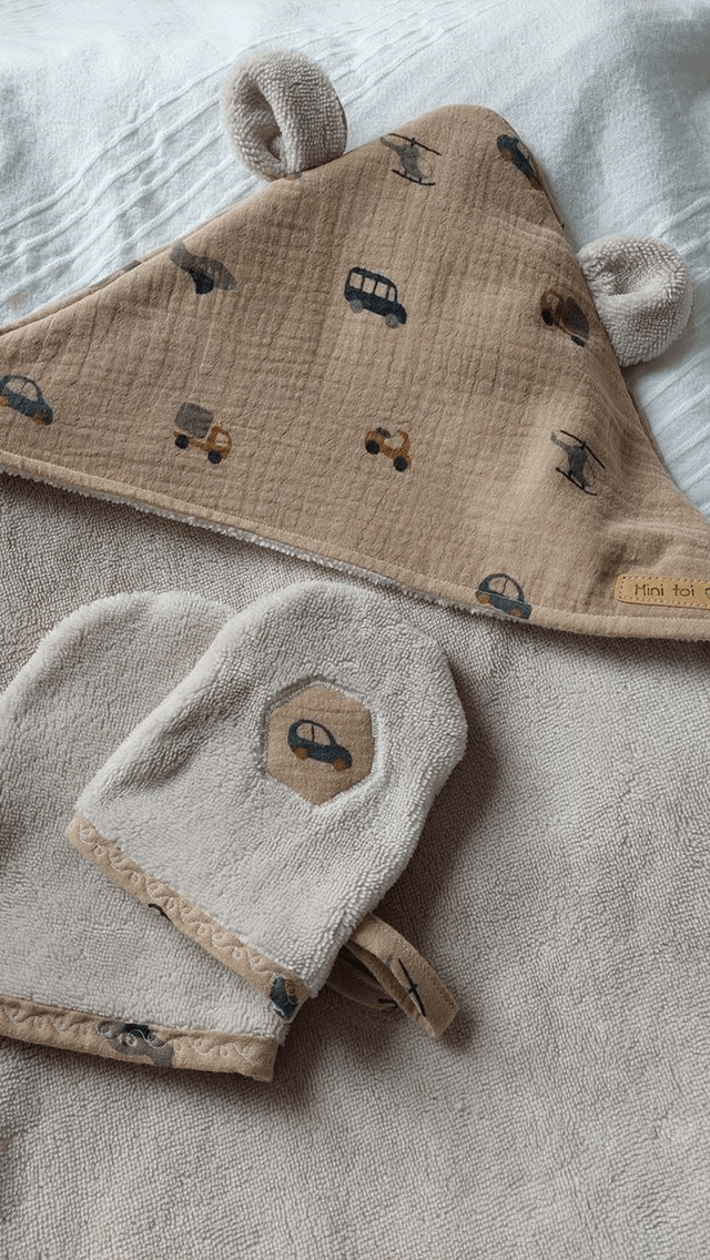 Cape de bain "ourson" et ses deux gants de toilette